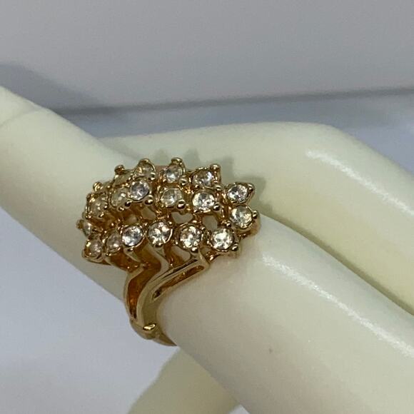 Gold-Tone Clear Rhinestone Large Statement Ring Women's Size 5 - Picture 3 of 6